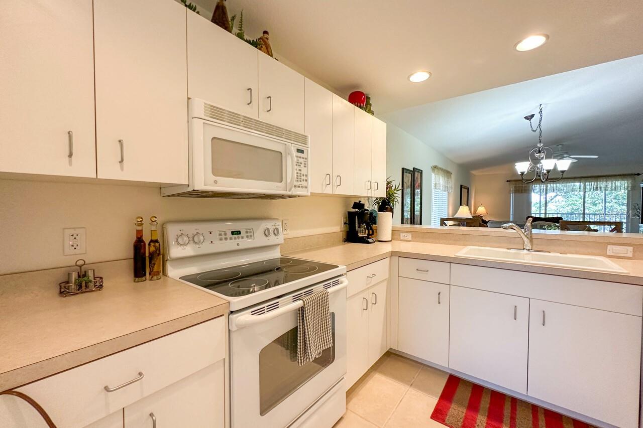 Image 30 of 47 For 9900 Fiddlers Green Circle 239