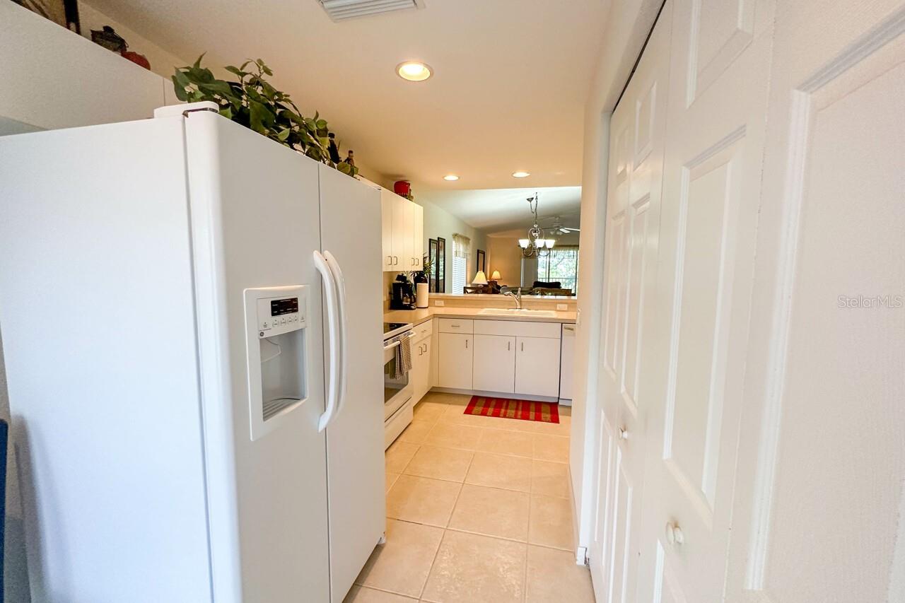 Image 31 of 47 For 9900 Fiddlers Green Circle 239
