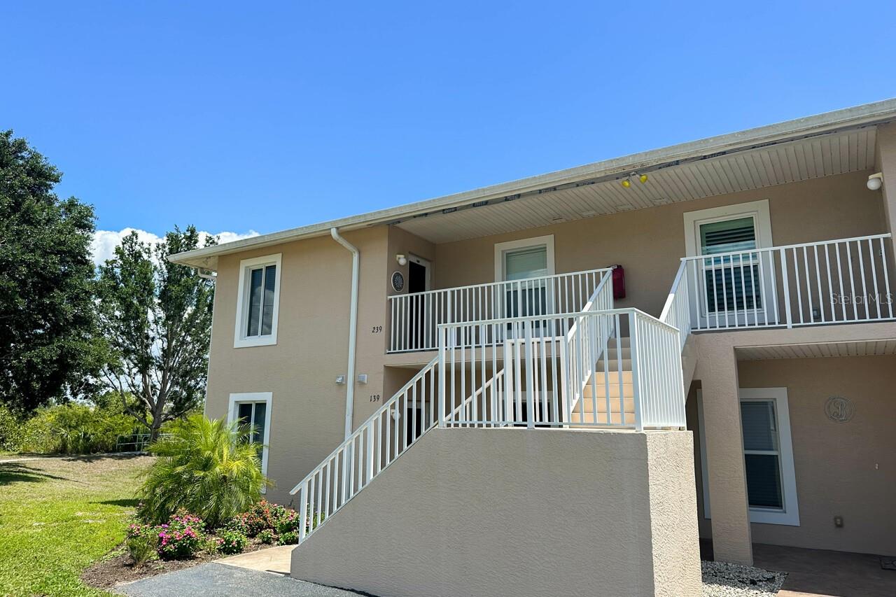 Image 43 of 47 For 9900 Fiddlers Green Circle 239