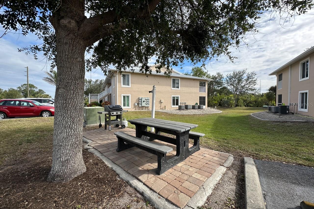 Image 5 of 47 For 9900 Fiddlers Green Circle 239