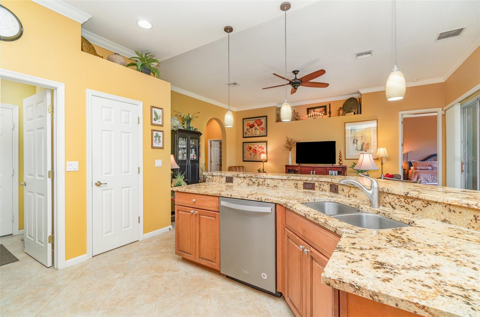 Image 12 of 62 For 13376 Golf Pointe Drive