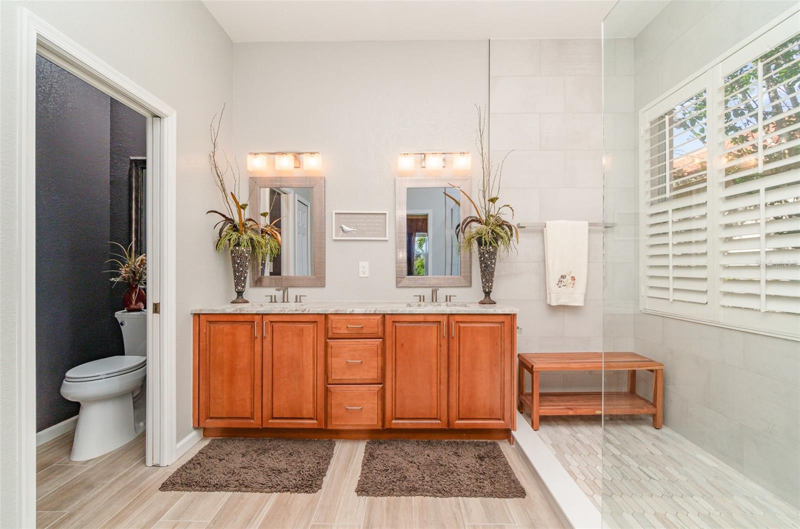 Image 16 of 62 For 13376 Golf Pointe Drive
