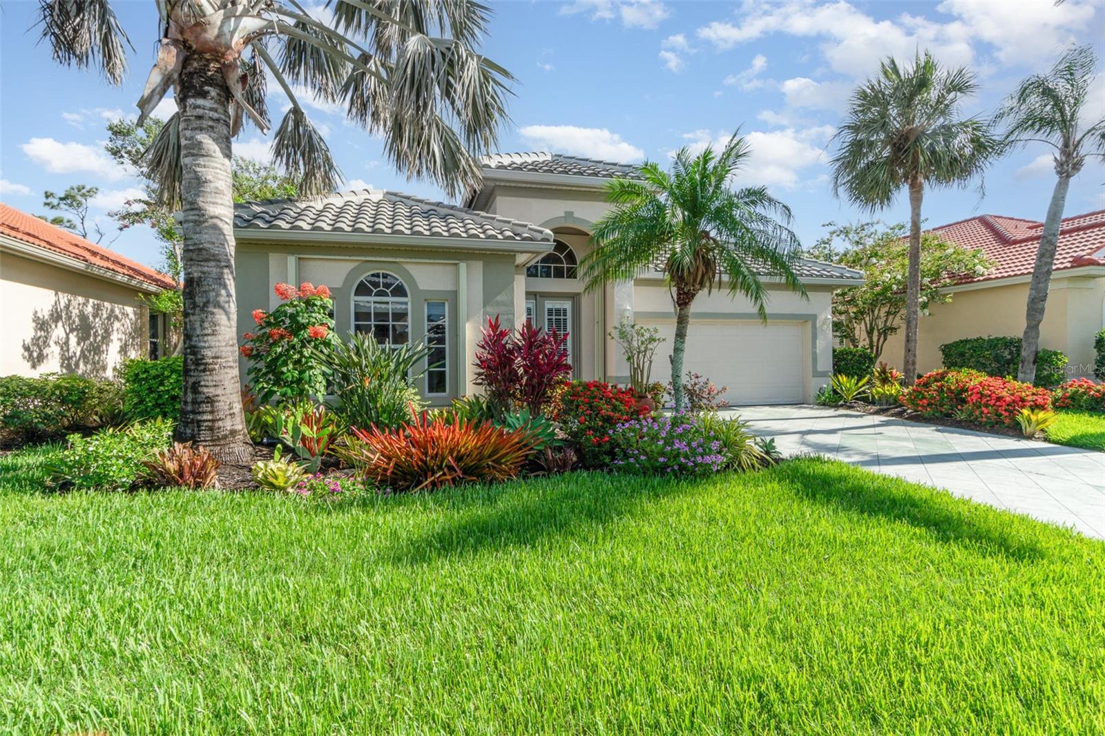 Image 3 of 62 For 13376 Golf Pointe Drive