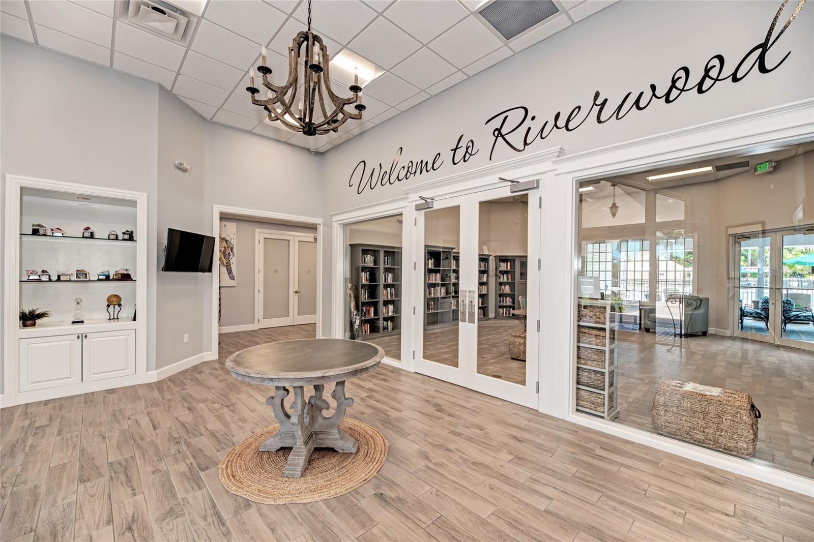 Image 43 of 62 For 13376 Golf Pointe Drive