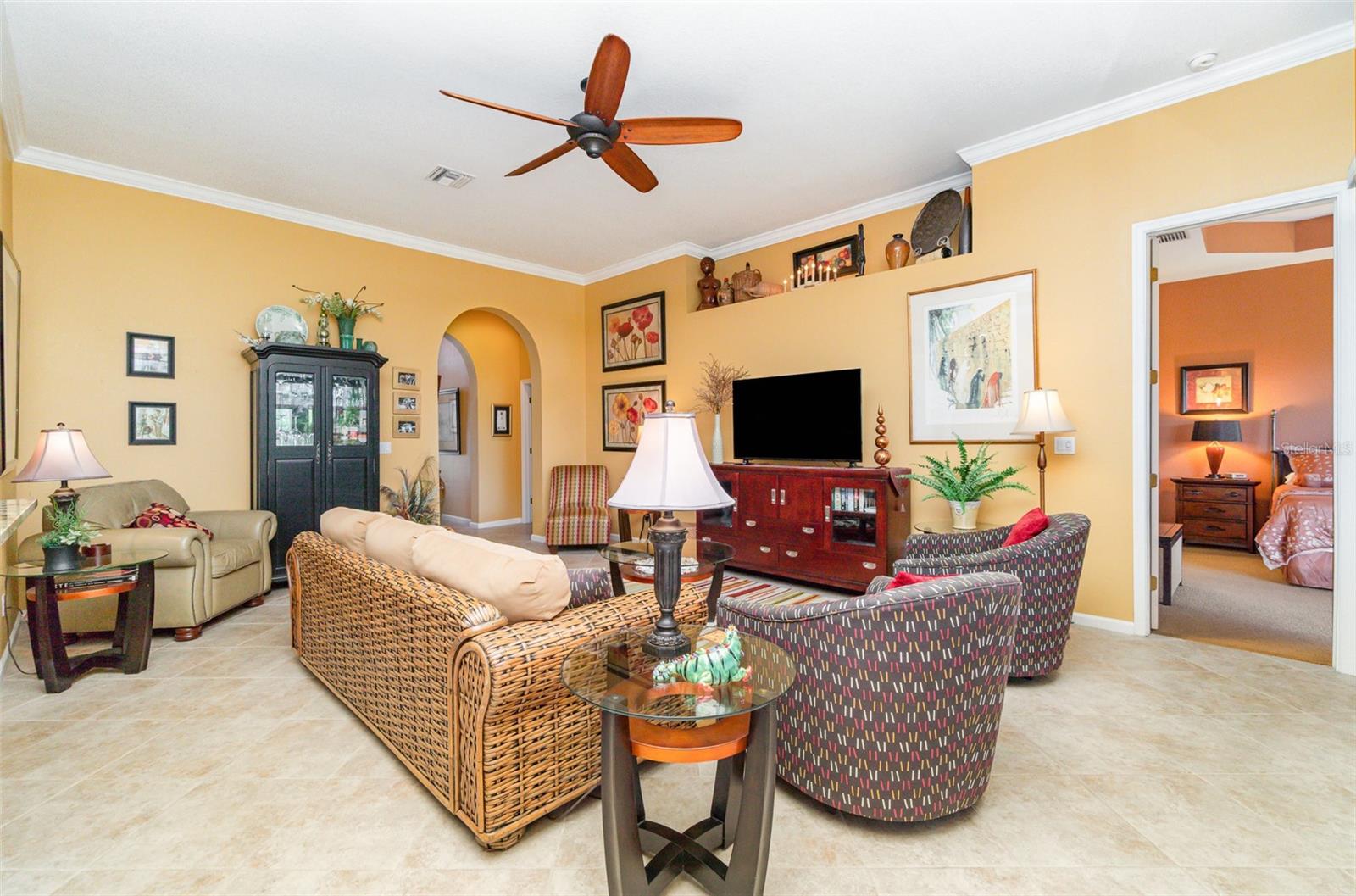 Image 6 of 62 For 13376 Golf Pointe Drive