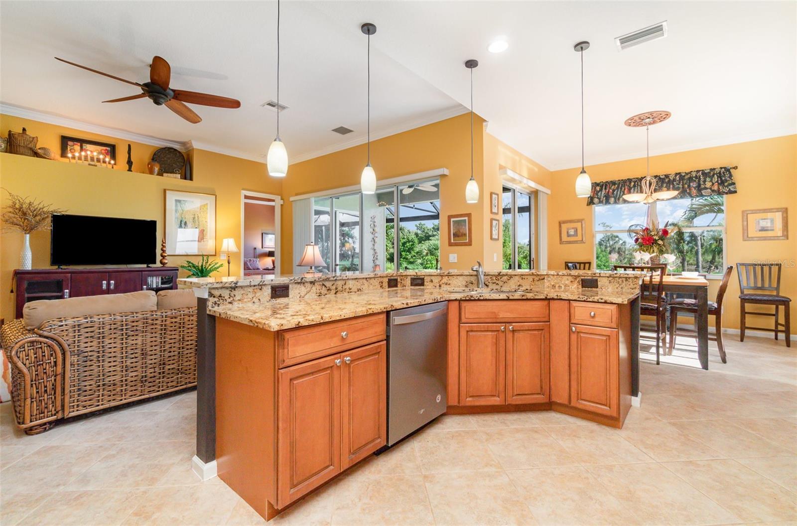 Image 9 of 62 For 13376 Golf Pointe Drive