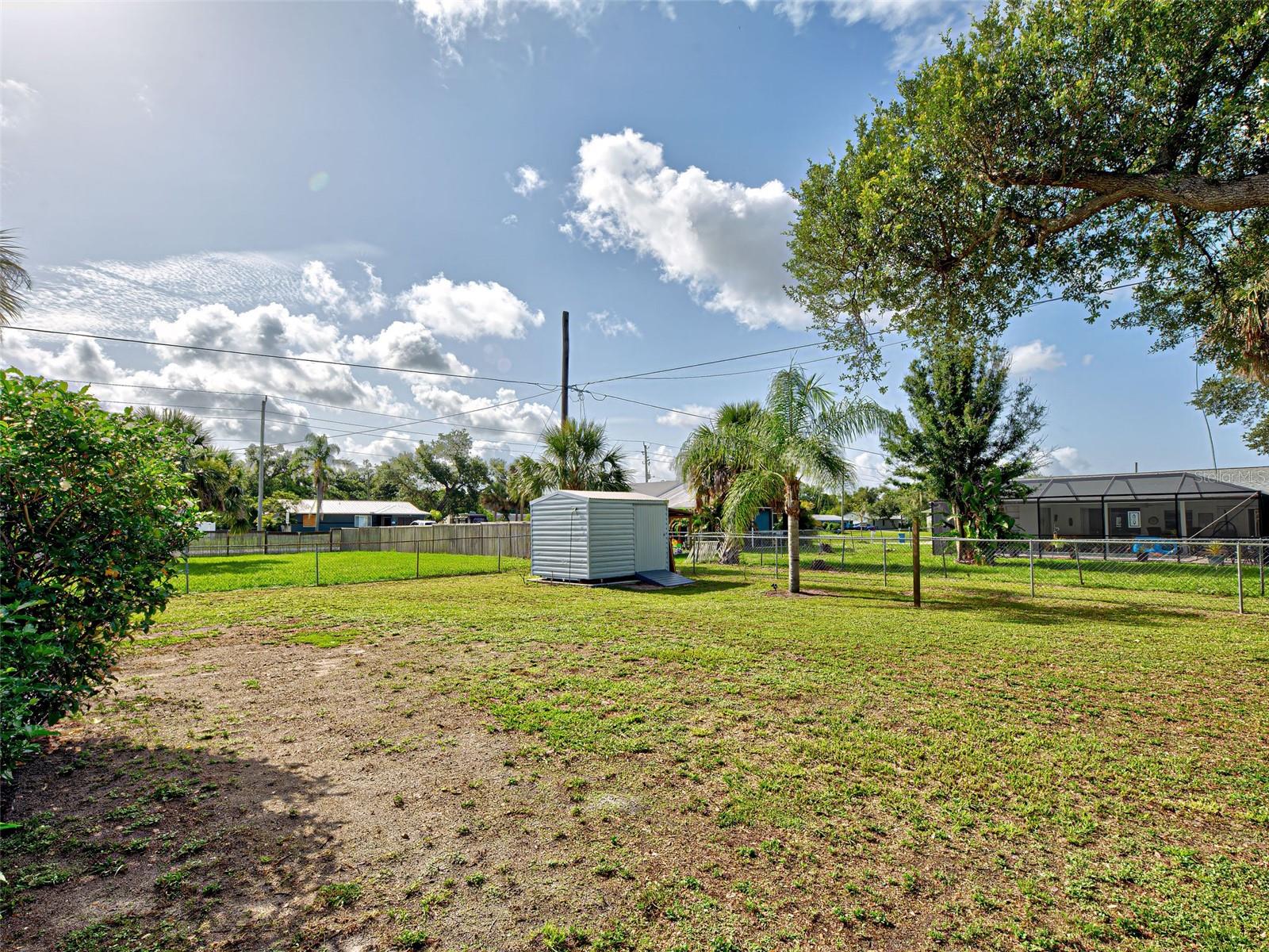 Image 34 of 45 For 21519 Fairway Ave