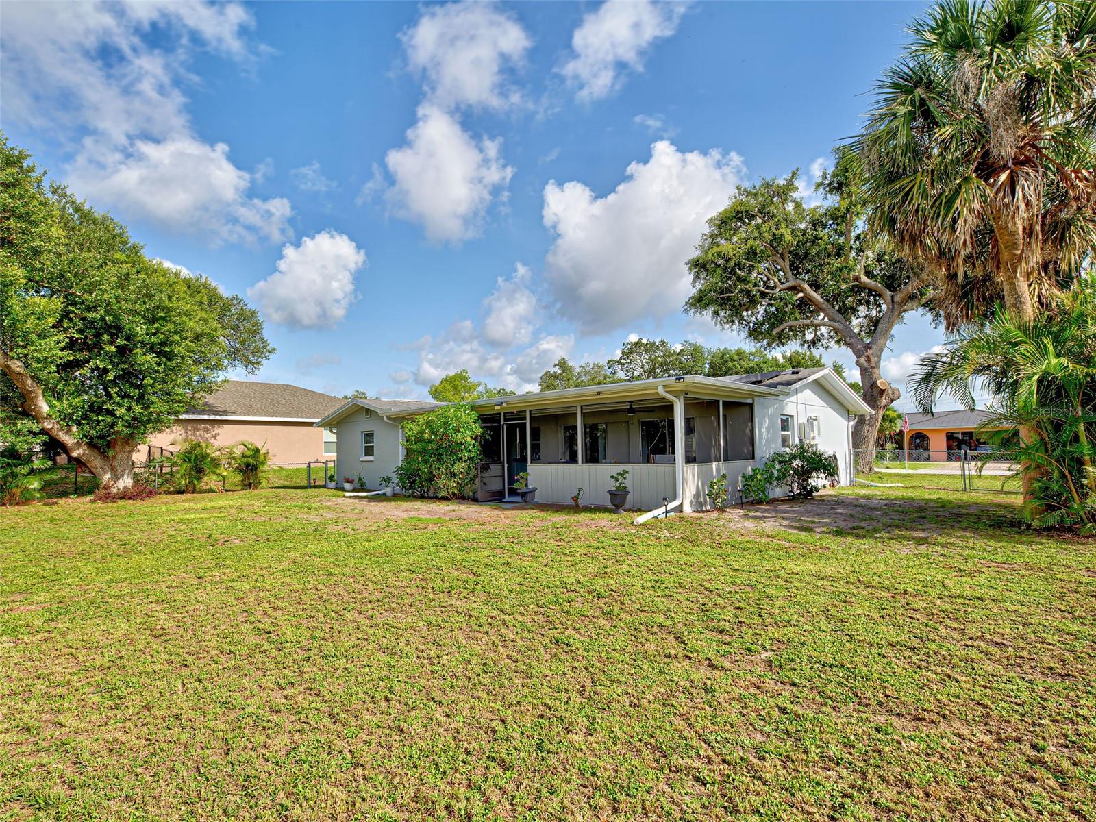 Image 35 of 45 For 21519 Fairway Ave