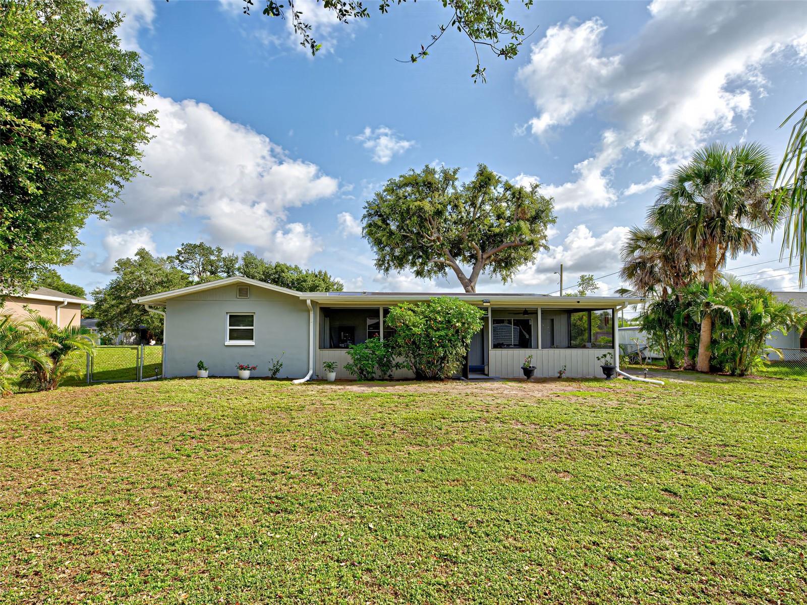 Image 37 of 45 For 21519 Fairway Ave