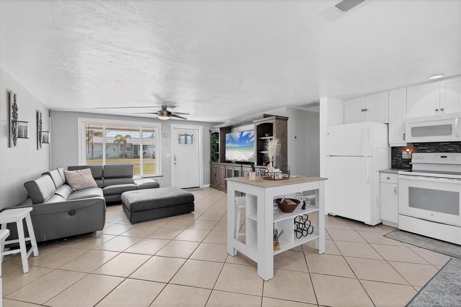 Image 13 of 37 For 832 4th Street