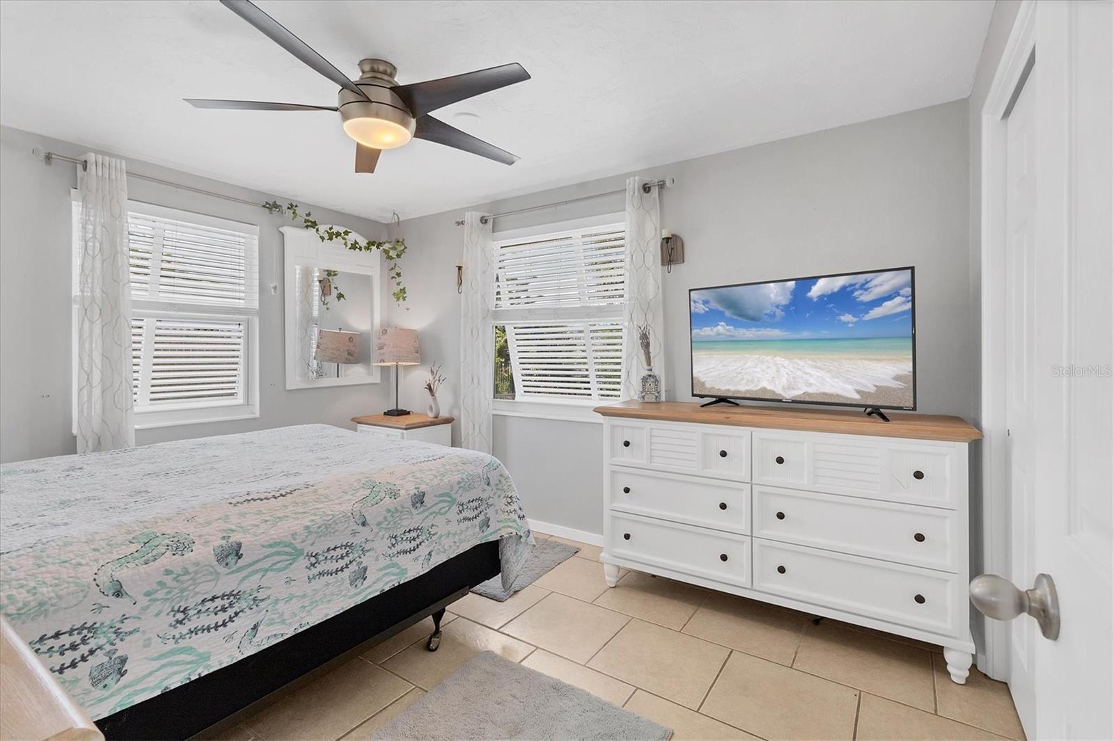 Image 21 of 37 For 832 4th Street