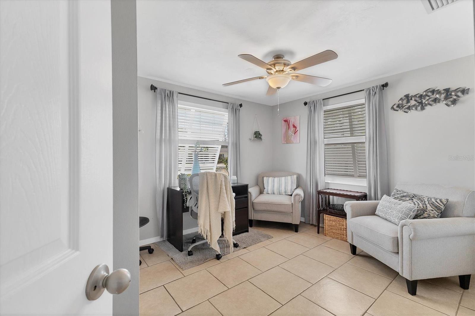 Image 23 of 37 For 832 4th Street