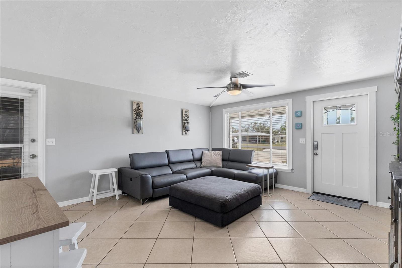 Image 7 of 37 For 832 4th Street