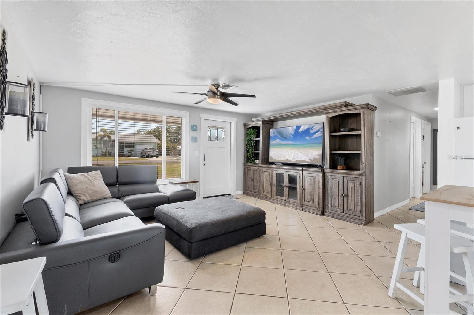 Image 8 of 37 For 832 4th Street