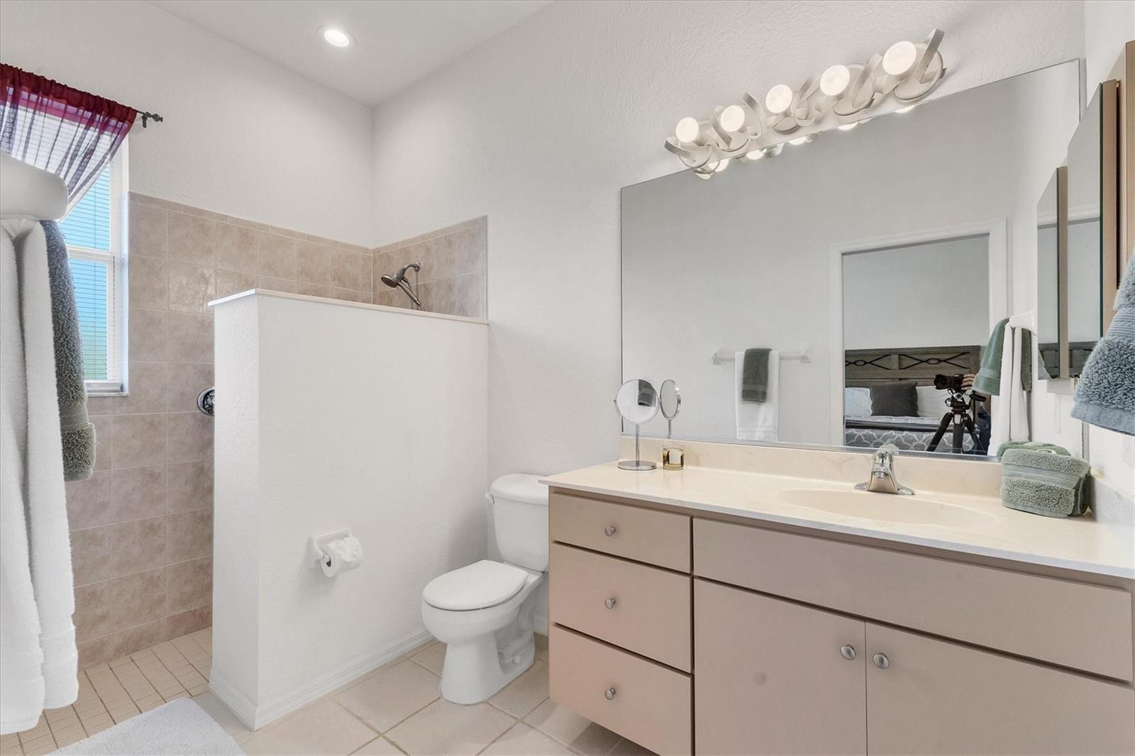 Image 20 of 49 For 1002 Rotonda Circle