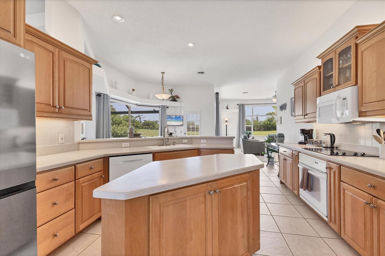 Image 33 of 49 For 1002 Rotonda Circle
