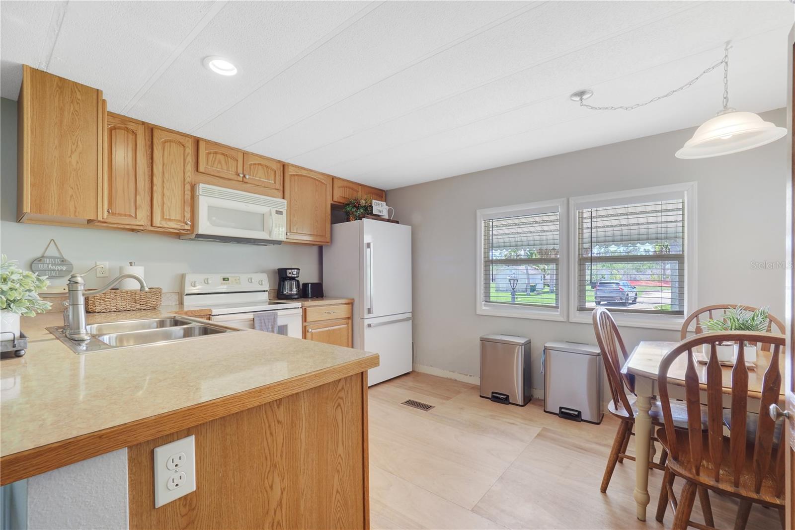 Image 14 of 31 For 8224 Pinetree Lane