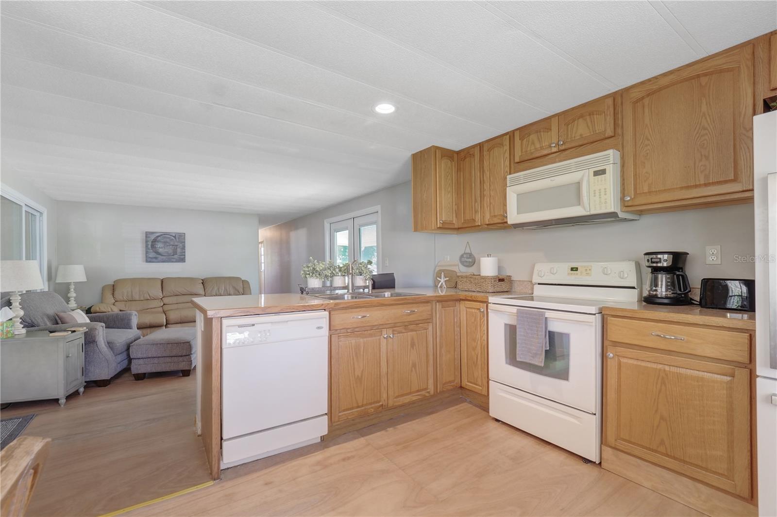 Image 15 of 31 For 8224 Pinetree Lane