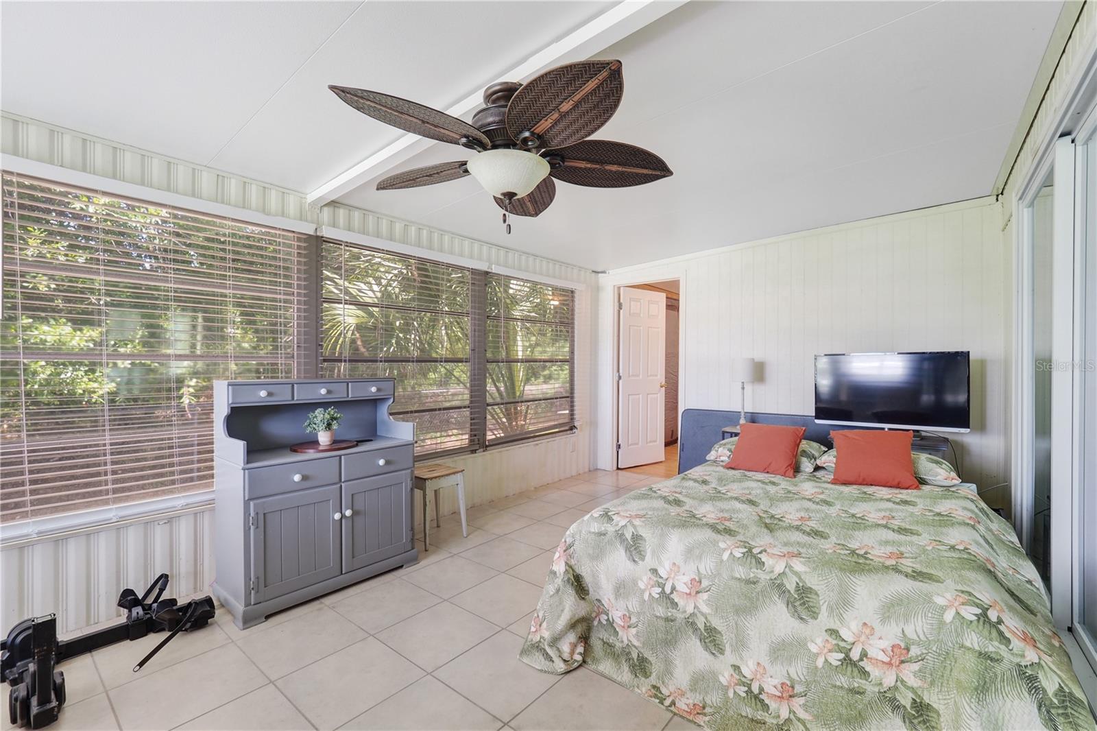 Image 17 of 31 For 8224 Pinetree Lane