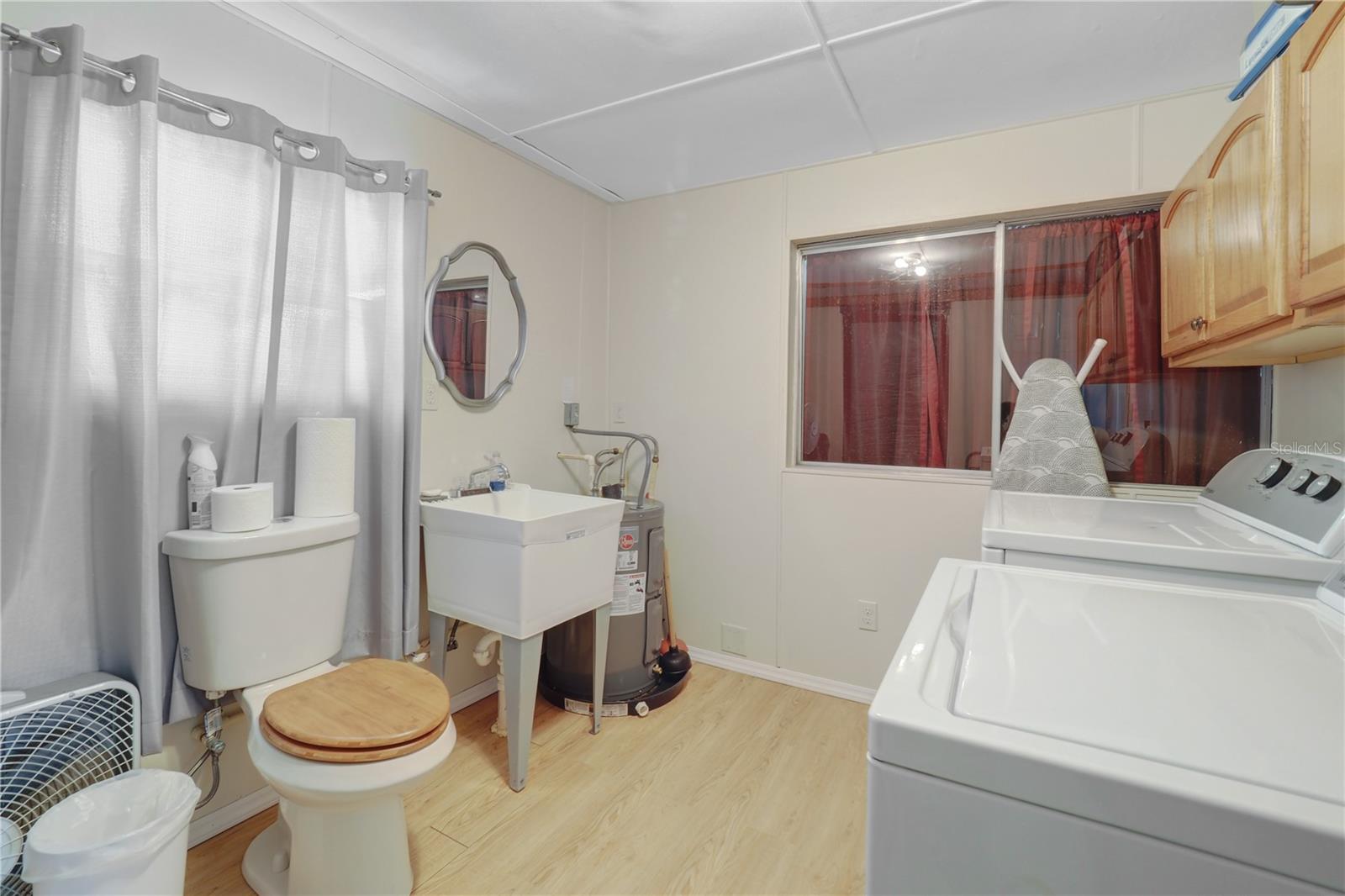 Image 19 of 31 For 8224 Pinetree Lane