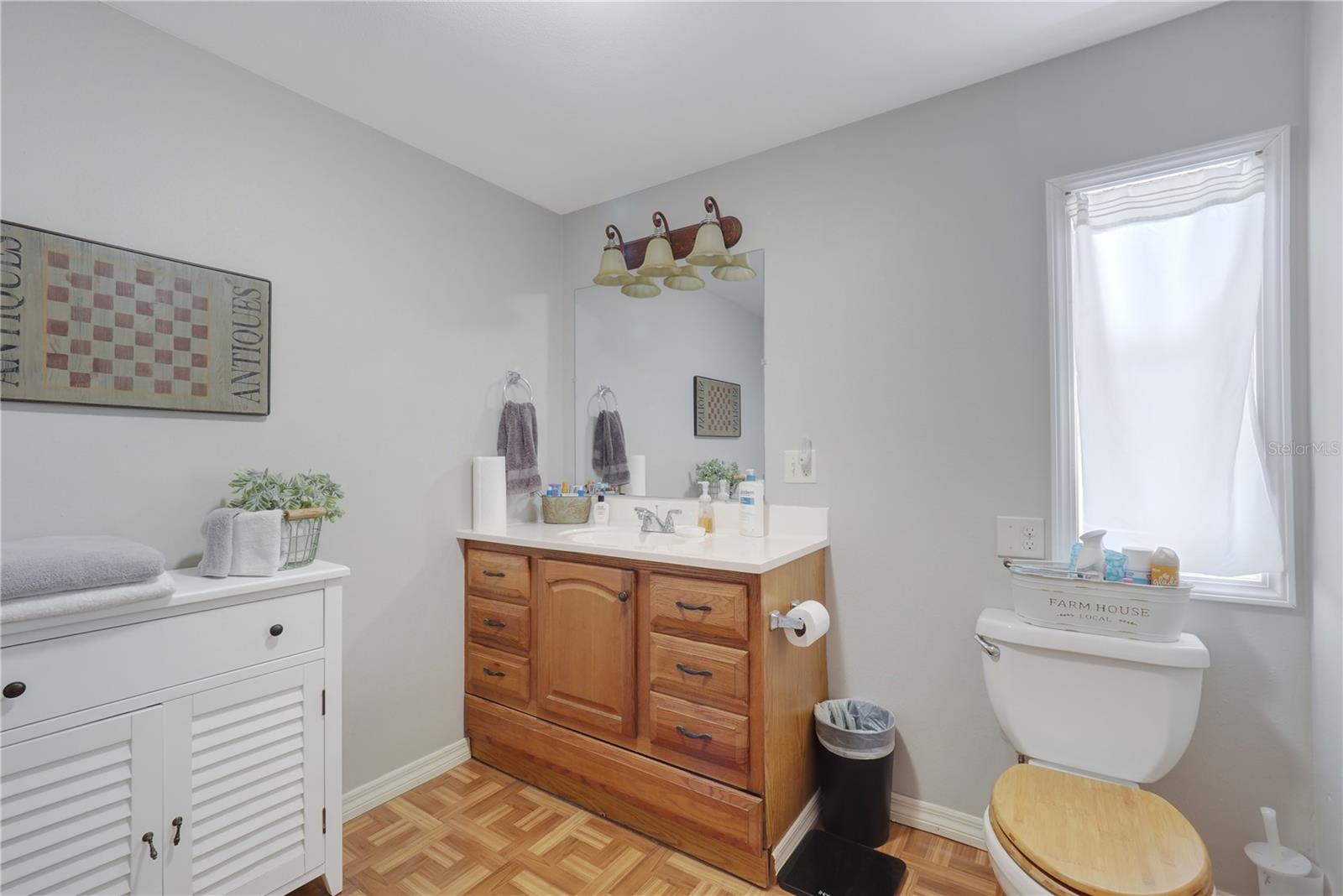 Image 21 of 31 For 8224 Pinetree Lane