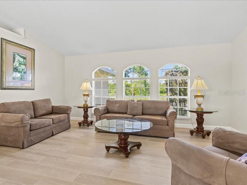 Image 11 of 72 For 23 Pine Valley Court