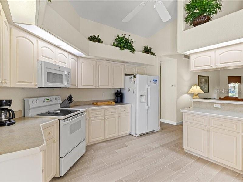 Image 16 of 72 For 23 Pine Valley Court