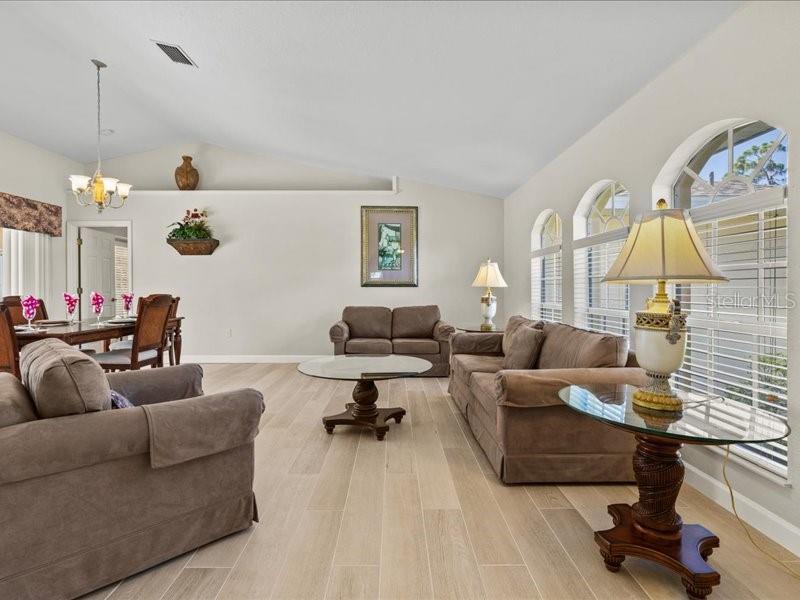 Image 8 of 72 For 23 Pine Valley Court