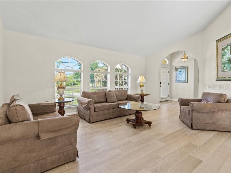 Image 9 of 72 For 23 Pine Valley Court