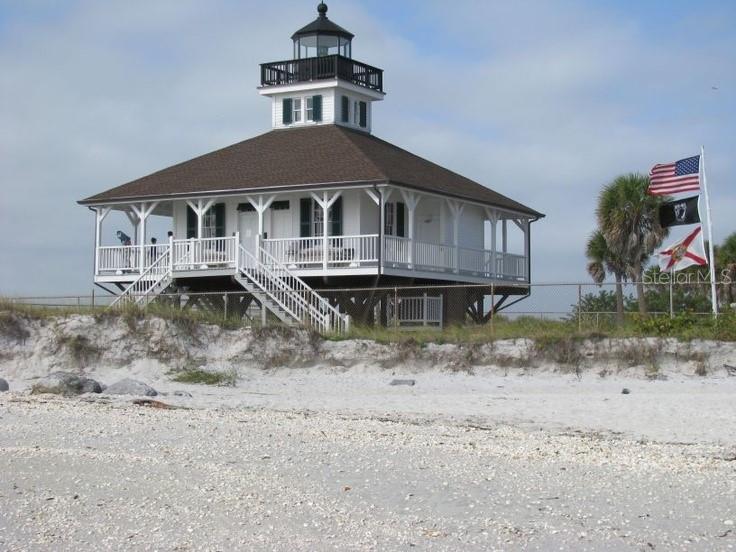 Image 2 of 5 For 1216 Beach Street
