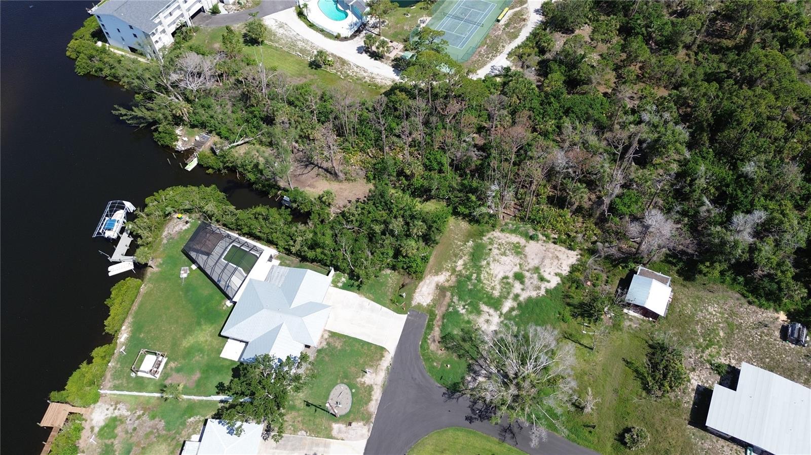 Image 5 of 11 For 160 Crestview Drive B17