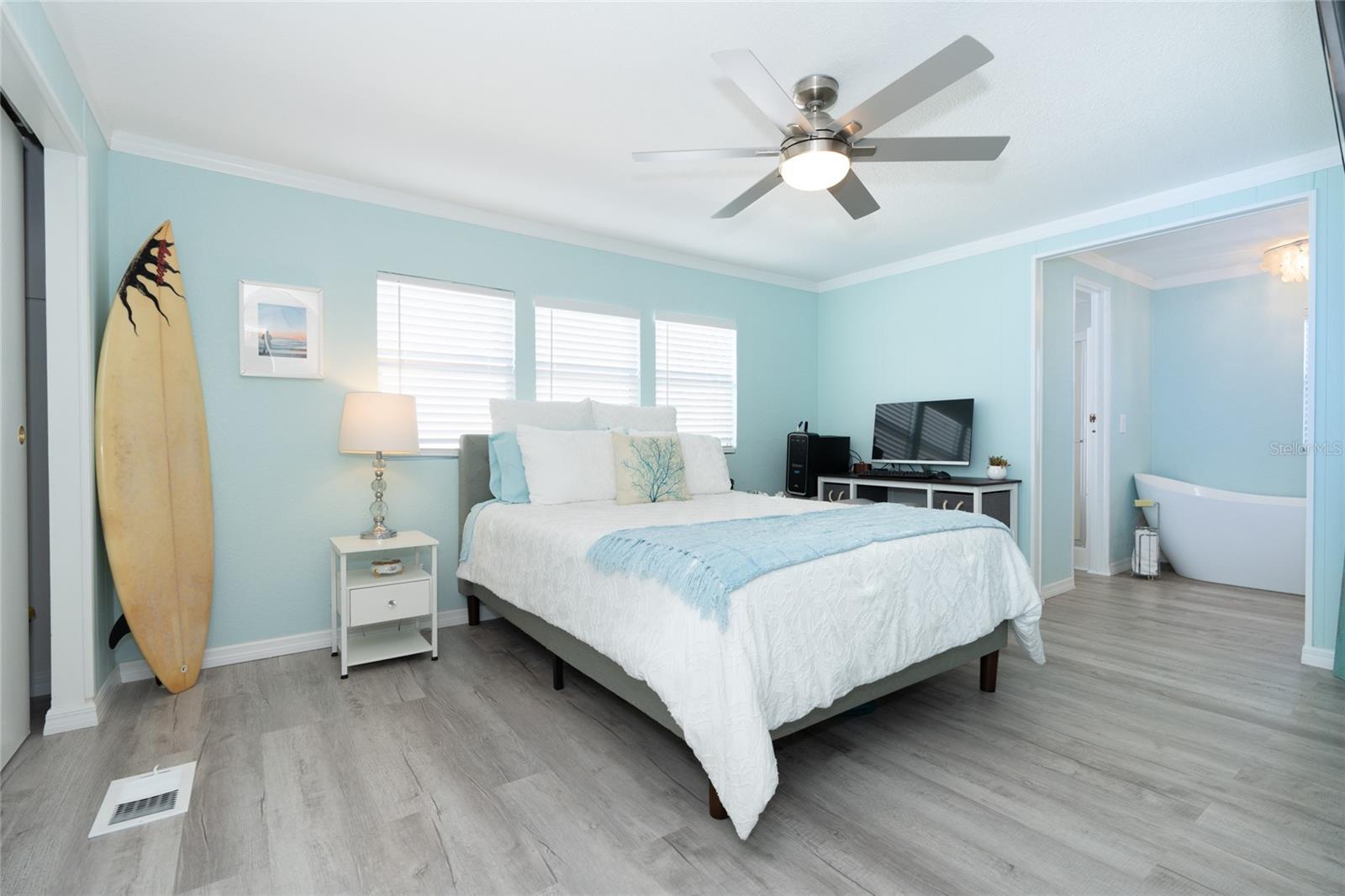 Image 9 of 19 For 8243 Pinetree Lane