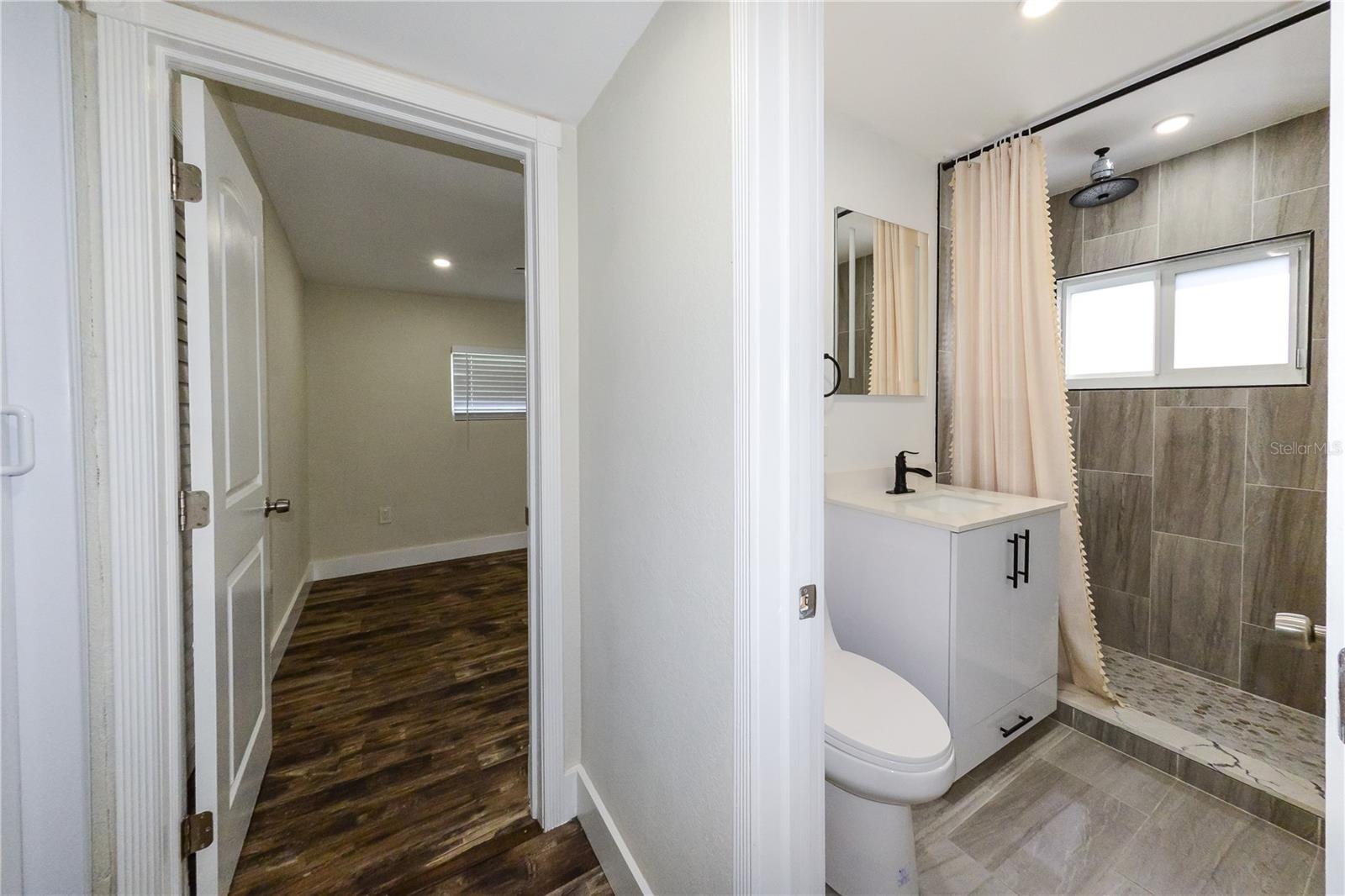 Image 16 of 31 For 700 Floral Lane