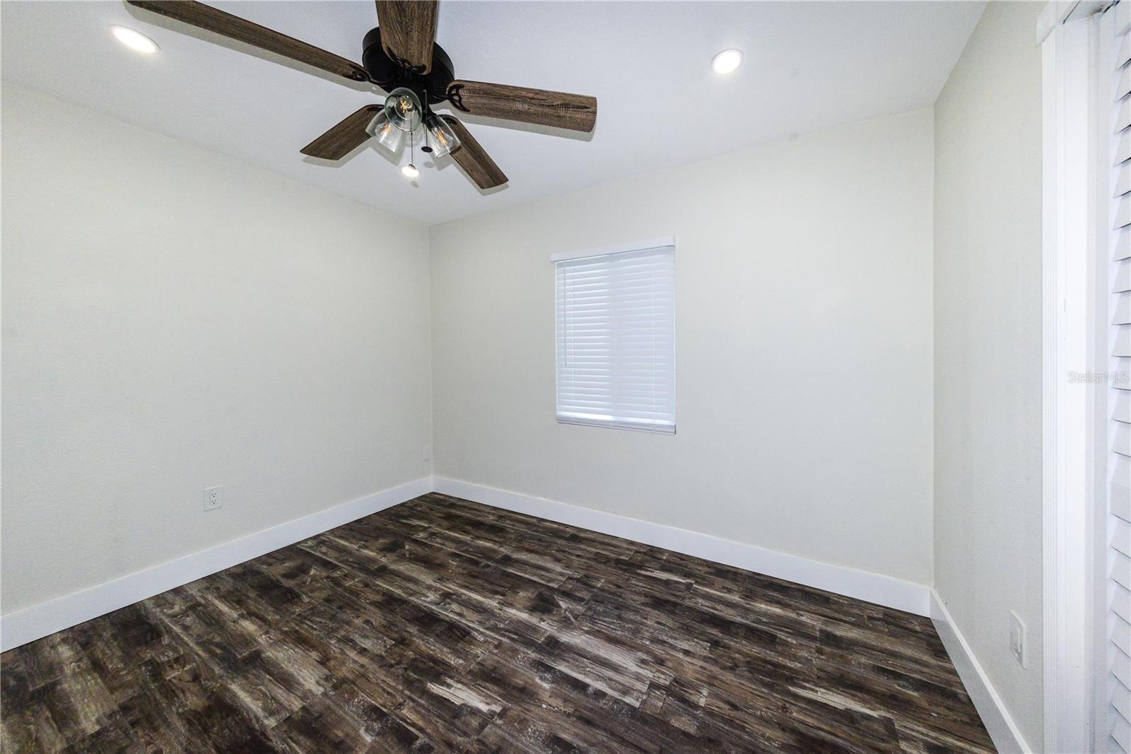 Image 17 of 31 For 700 Floral Lane