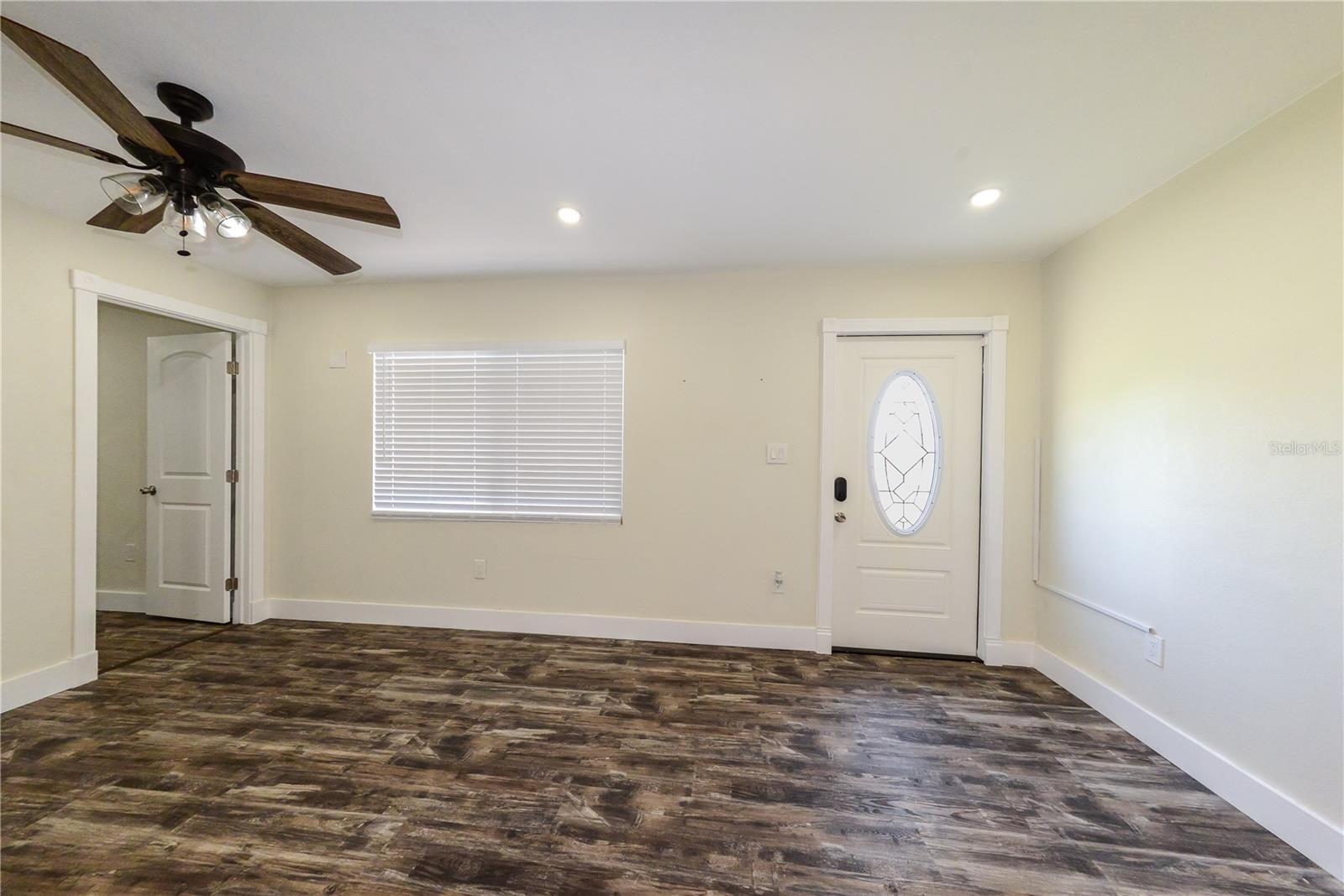 Image 3 of 31 For 700 Floral Lane
