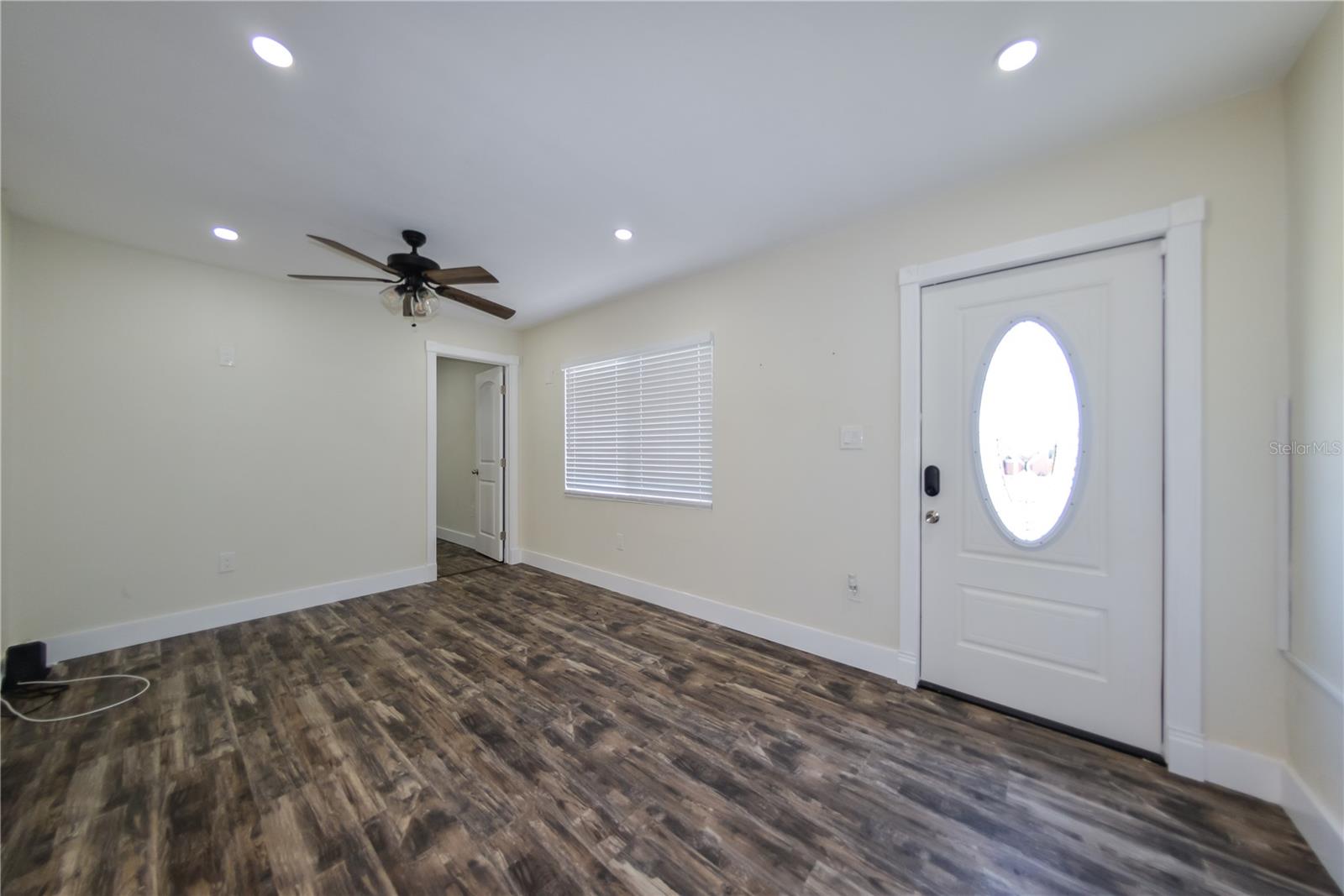 Image 4 of 31 For 700 Floral Lane