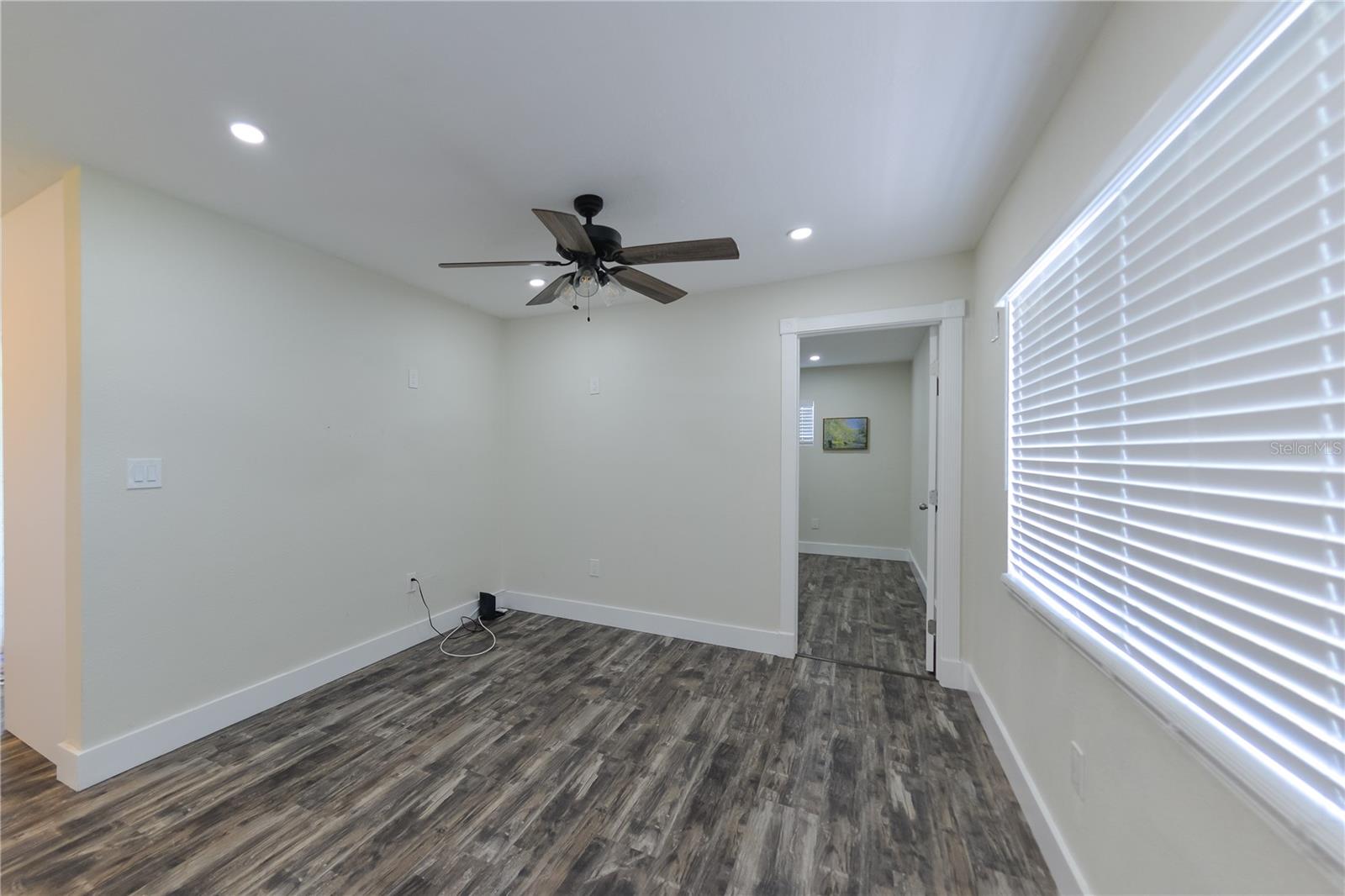 Image 6 of 31 For 700 Floral Lane