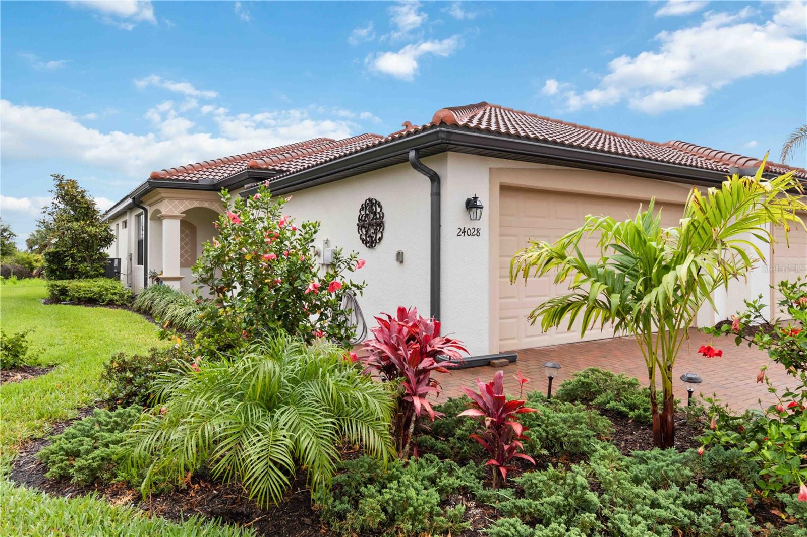 Image 4 of 62 For 24028 Canterwood Way
