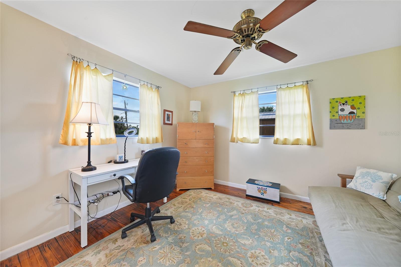 Image 18 of 39 For 7690 Castleberry Terrace
