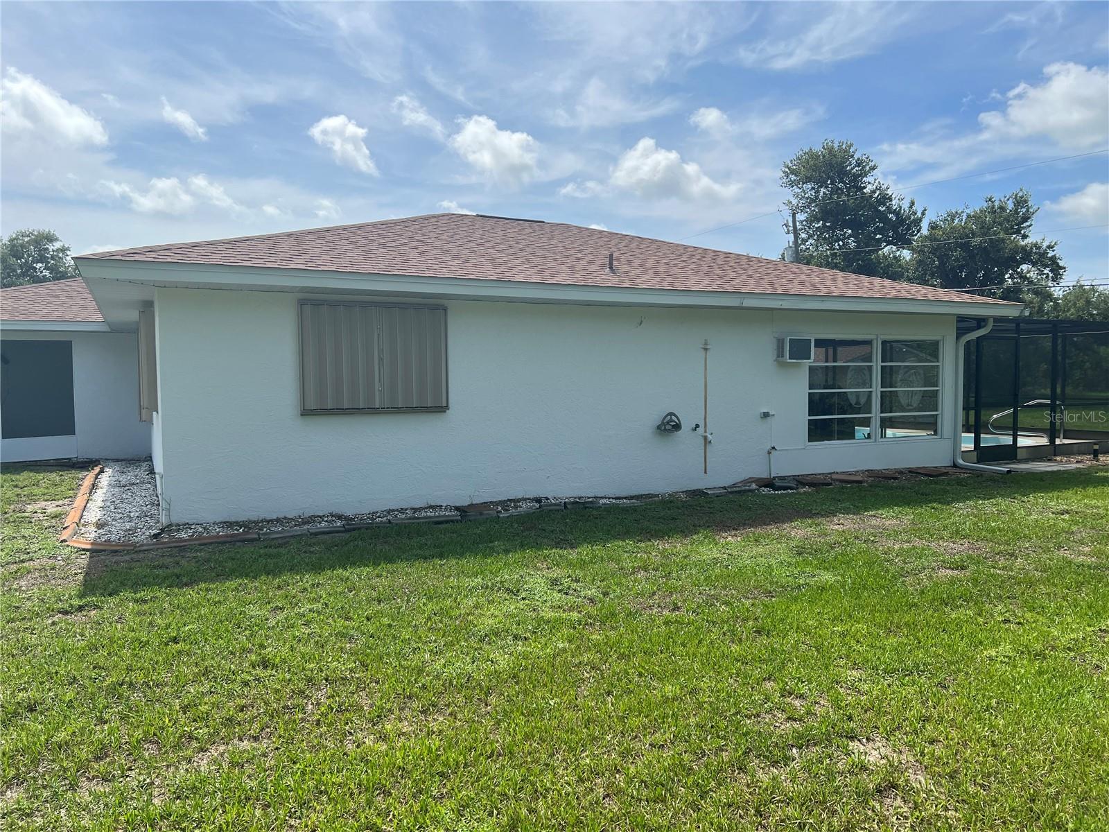 Image 36 of 53 For 11029 Vanessa Avenue