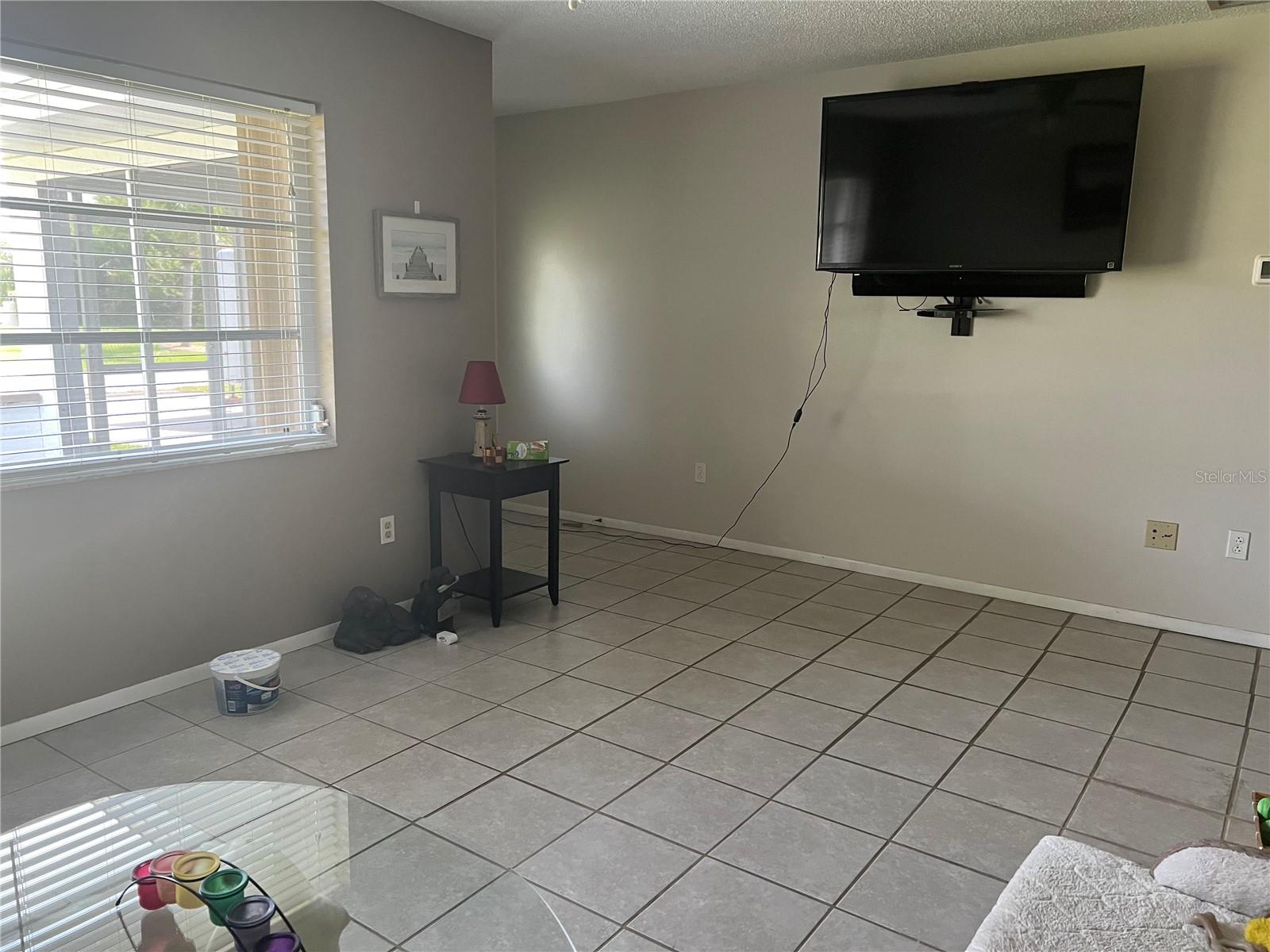 Image 7 of 53 For 11029 Vanessa Avenue