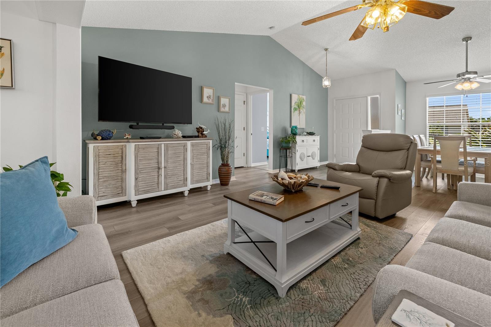 Image 8 of 54 For 237 Park Forest Boulevard