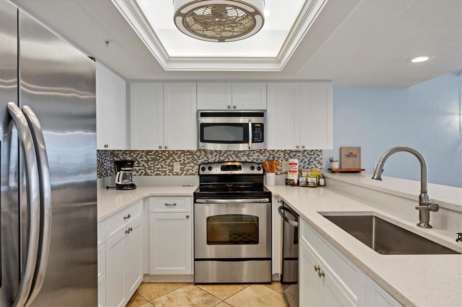 Image 18 of 50 For 7554 Palm Island Drive S 1813