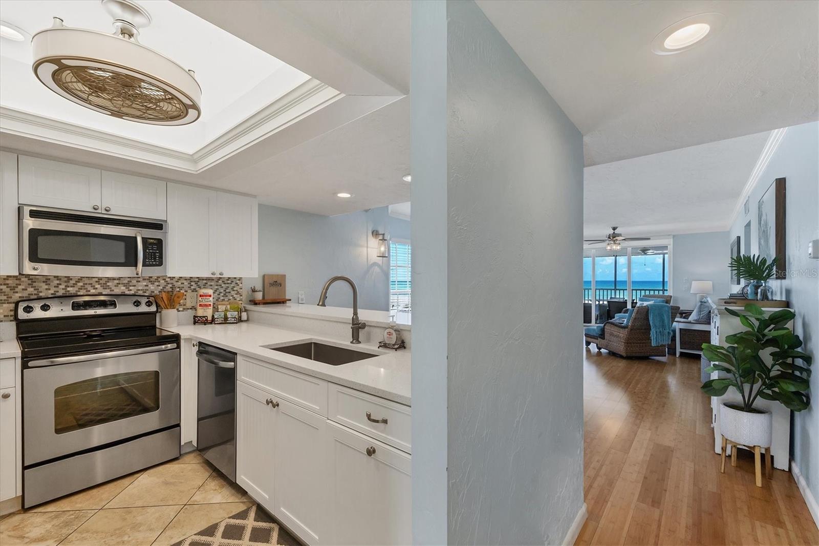 Image 20 of 50 For 7554 Palm Island Drive S 1813