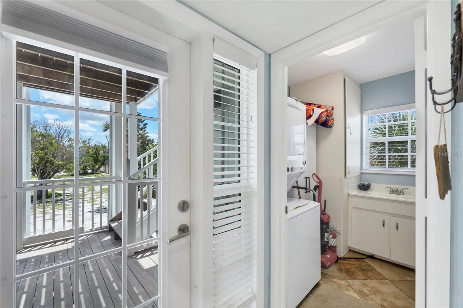 Image 33 of 50 For 7554 Palm Island Drive S 1813