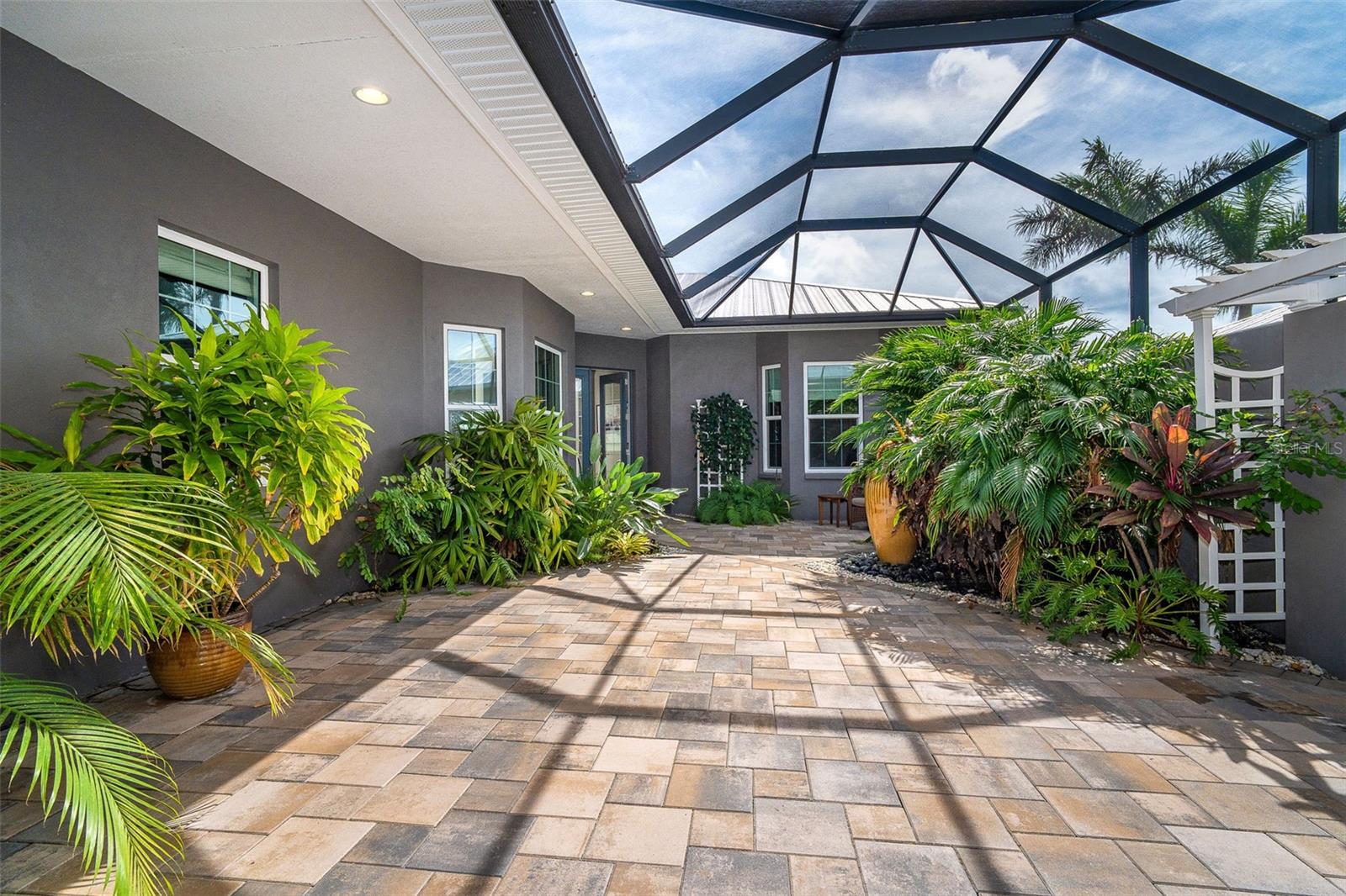 Image 4 of 61 For 10487 Coquina Court