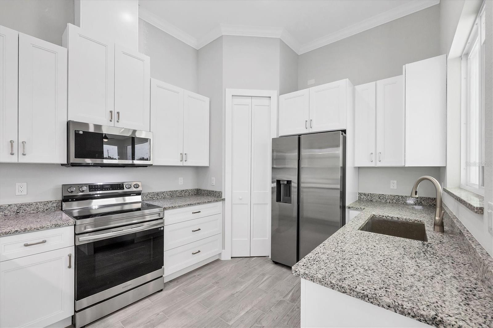 Image 11 of 41 For 123 Ferdon Circle