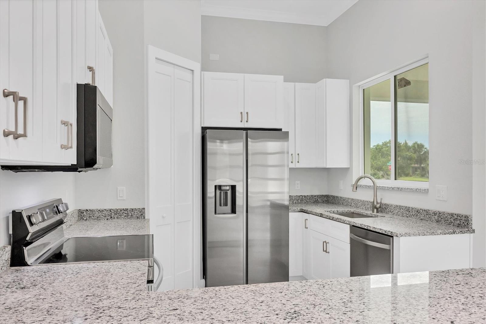 Image 14 of 41 For 123 Ferdon Circle
