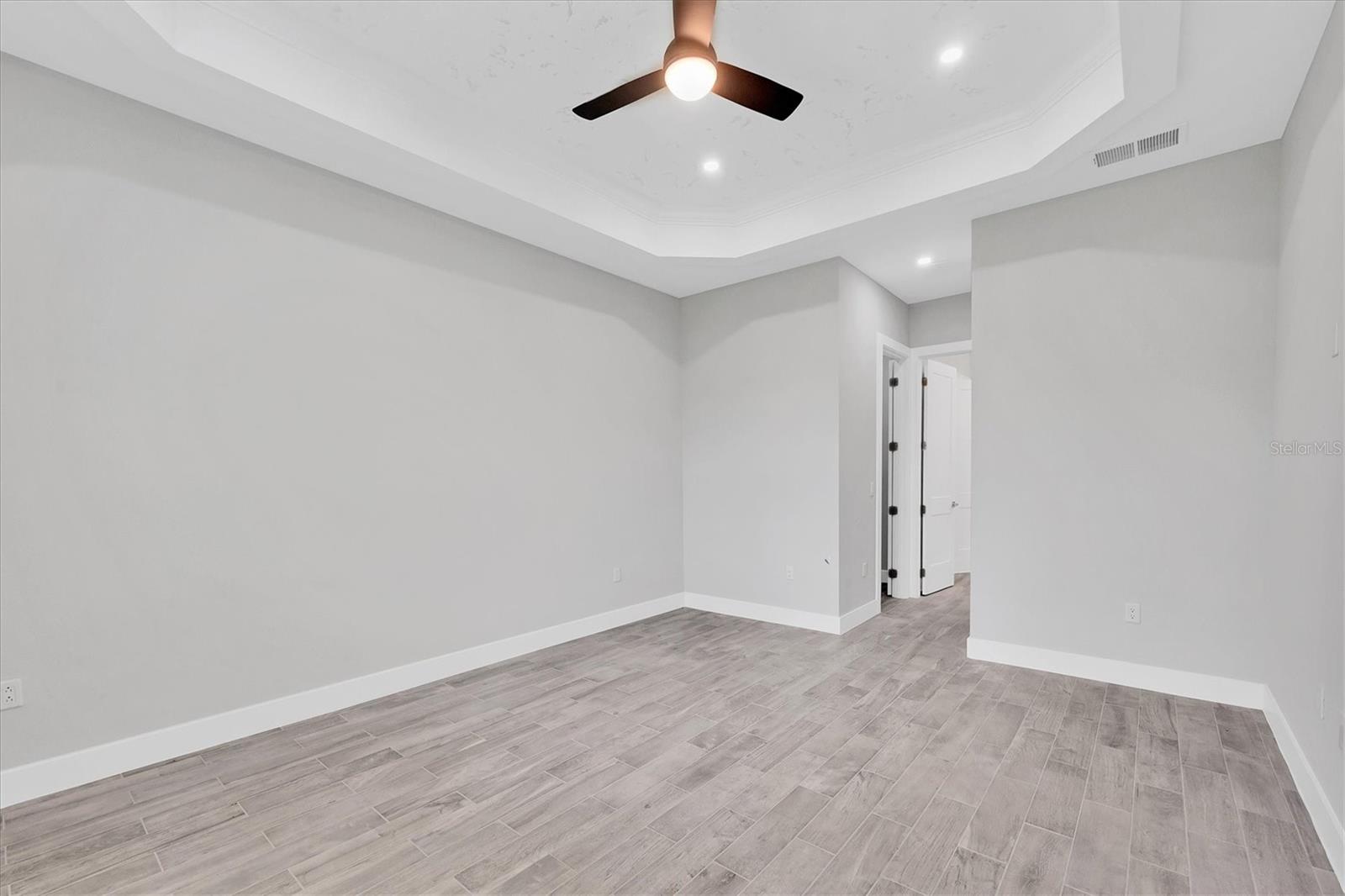 Image 15 of 41 For 123 Ferdon Circle