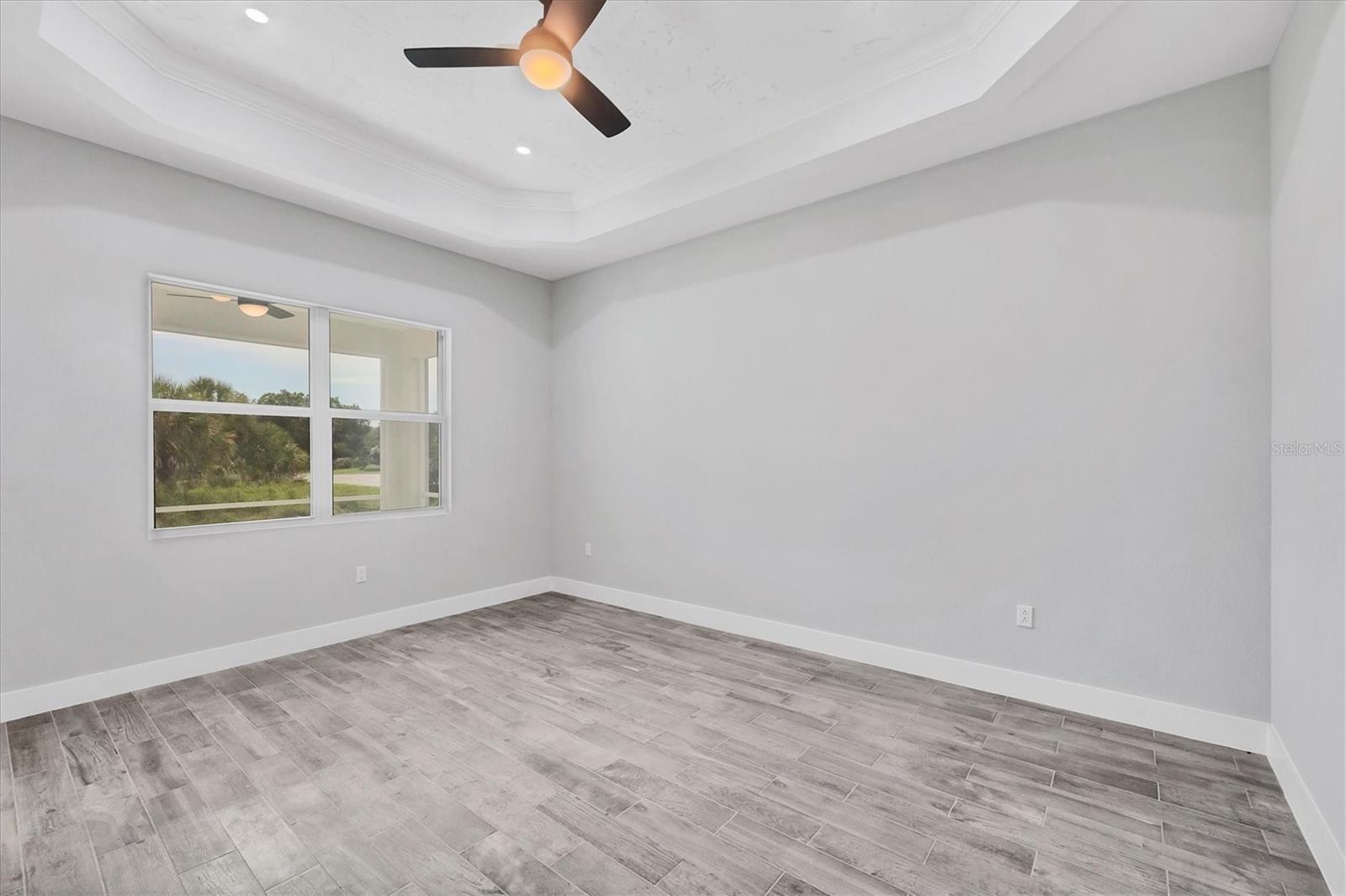 Image 16 of 41 For 123 Ferdon Circle